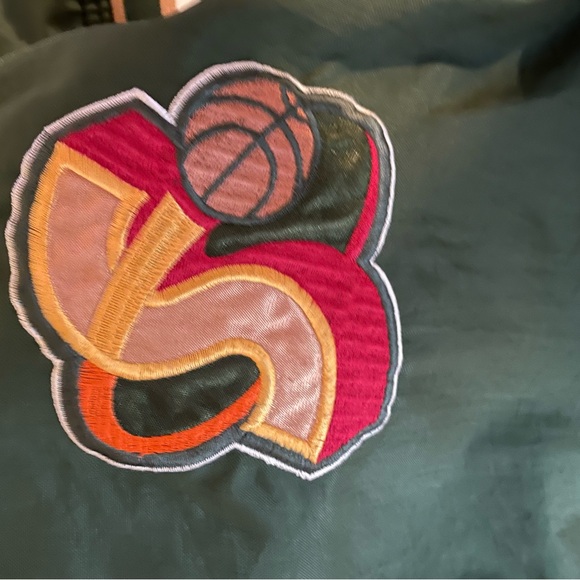 Seattle SuperSonics retro bomber jacket - Picture 9 of 10